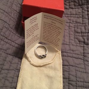 Authentic James Avery Lover’s knot ring size 6